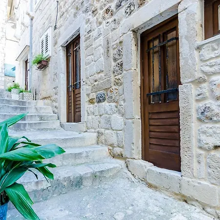 St George Apartment *